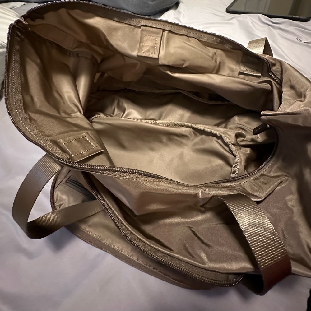 Tumi tote bag